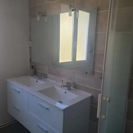 Grande Maison Avec 5 - Entree Autonome Holiday home Brest