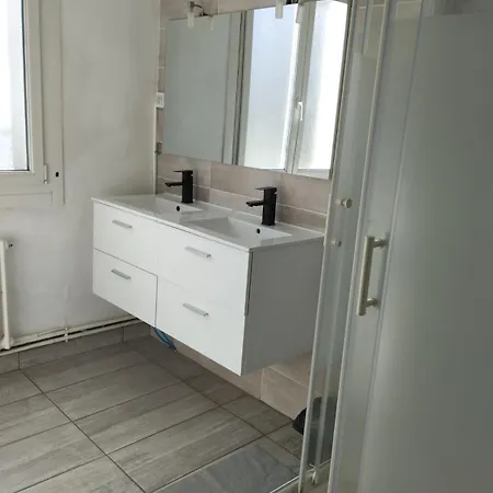Grande Maison Avec 5 - Entree Autonome Holiday home Brest